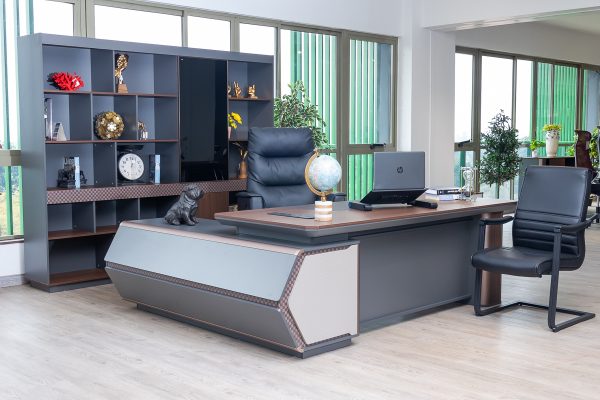 MQA03-2018 -2m- EXECUTIVE DESK