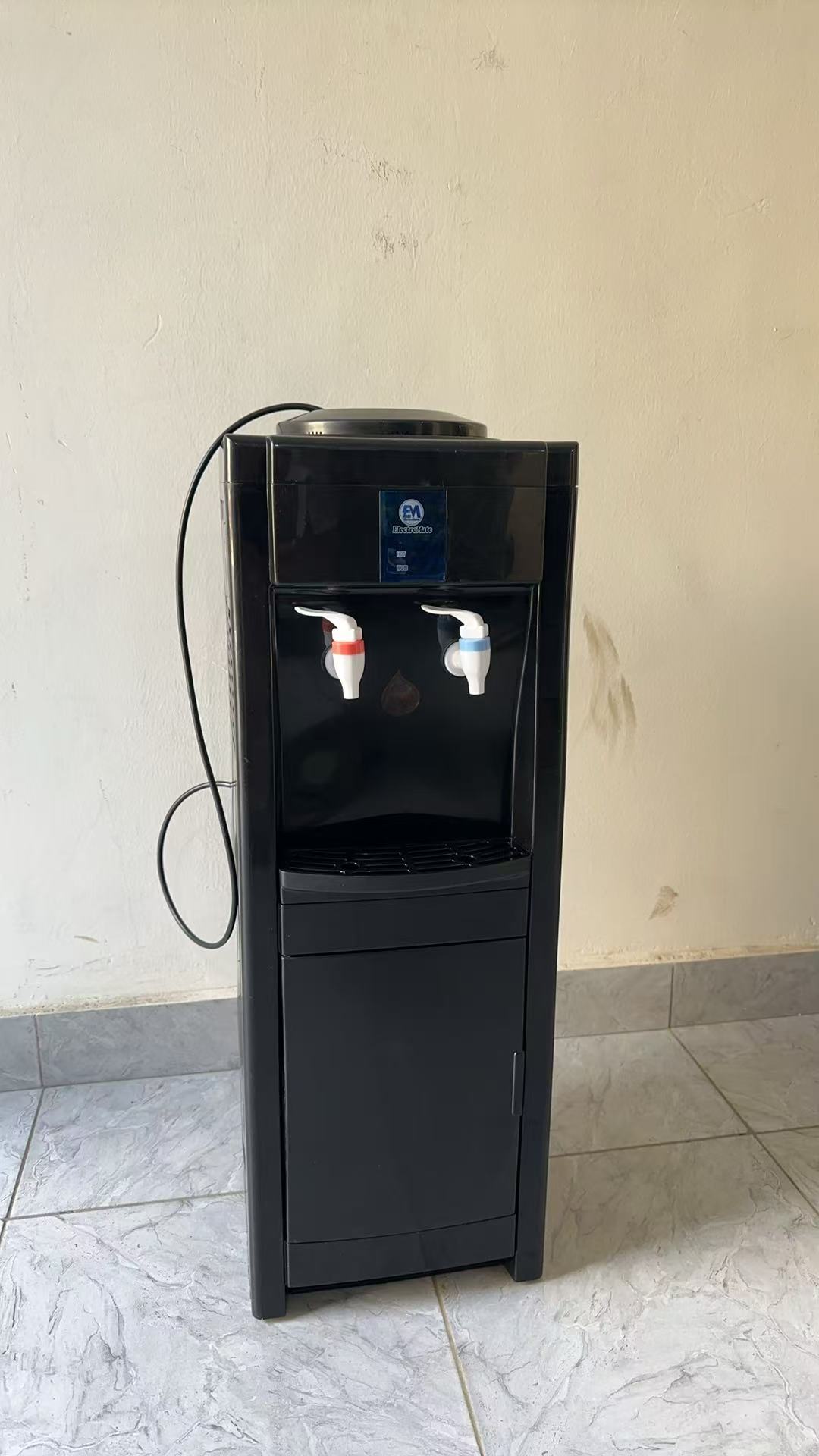 Black Electromate hot and normal standing dispenser