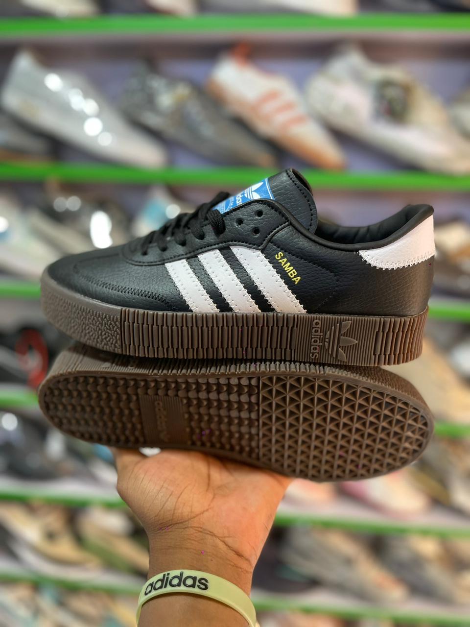 Samba double sole Black.