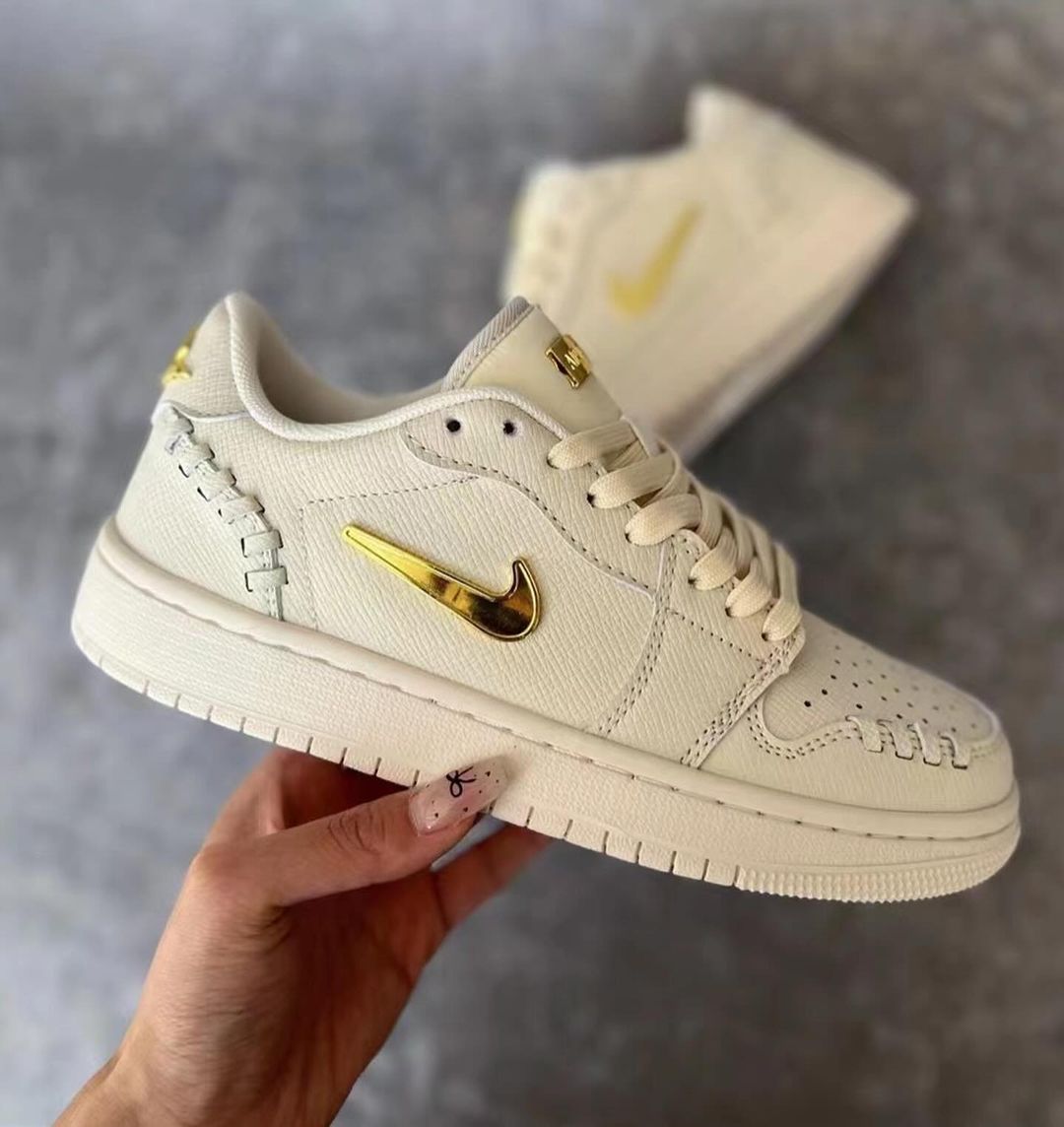 Air Jordan pink Beige.