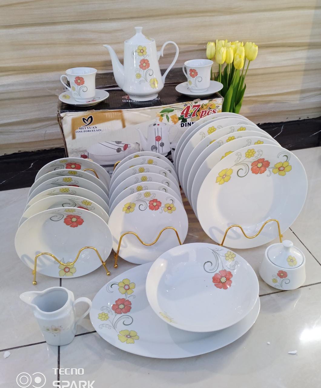 47pcs flowered dinner set