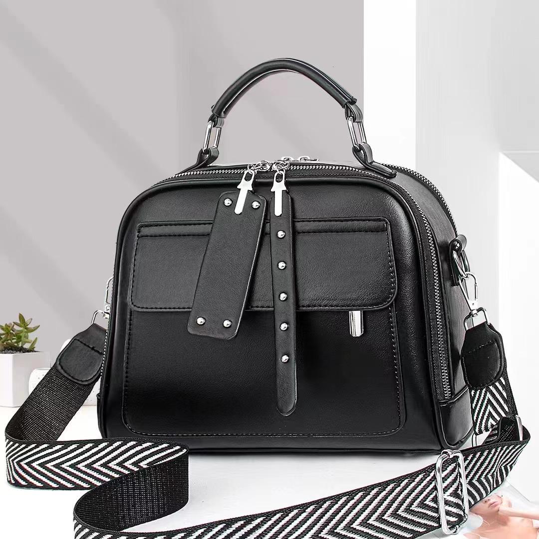 Single ladies handbag 👜 top design - Image 4