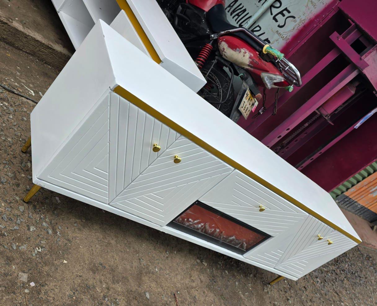 6FTS MODERN TV STAND WITH FIREPLACE