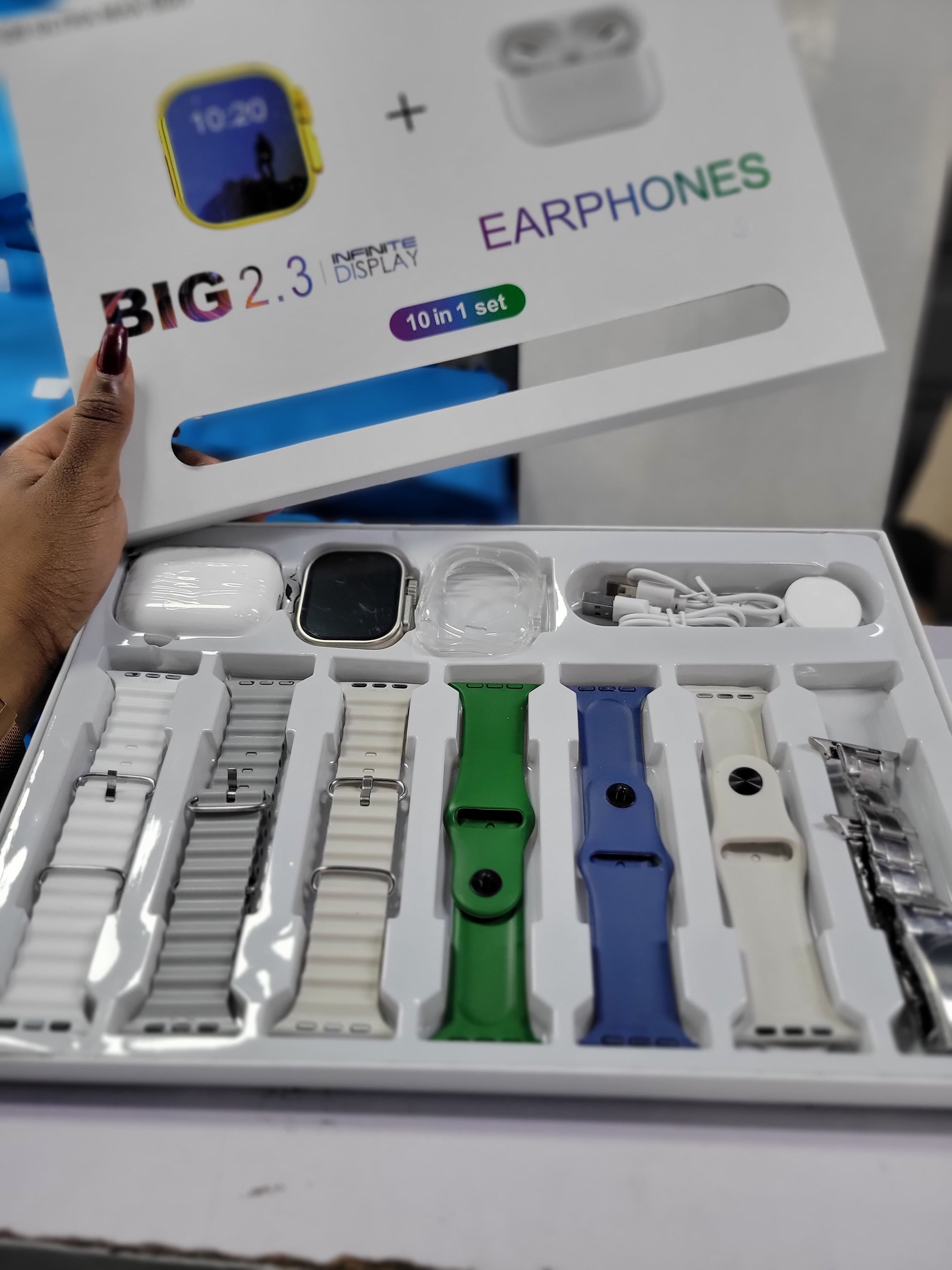 i20 Ultra max suit Smart Watch  Ultra 7 Strap + 1 Smart Watch + free Airpods Combo + watch case*