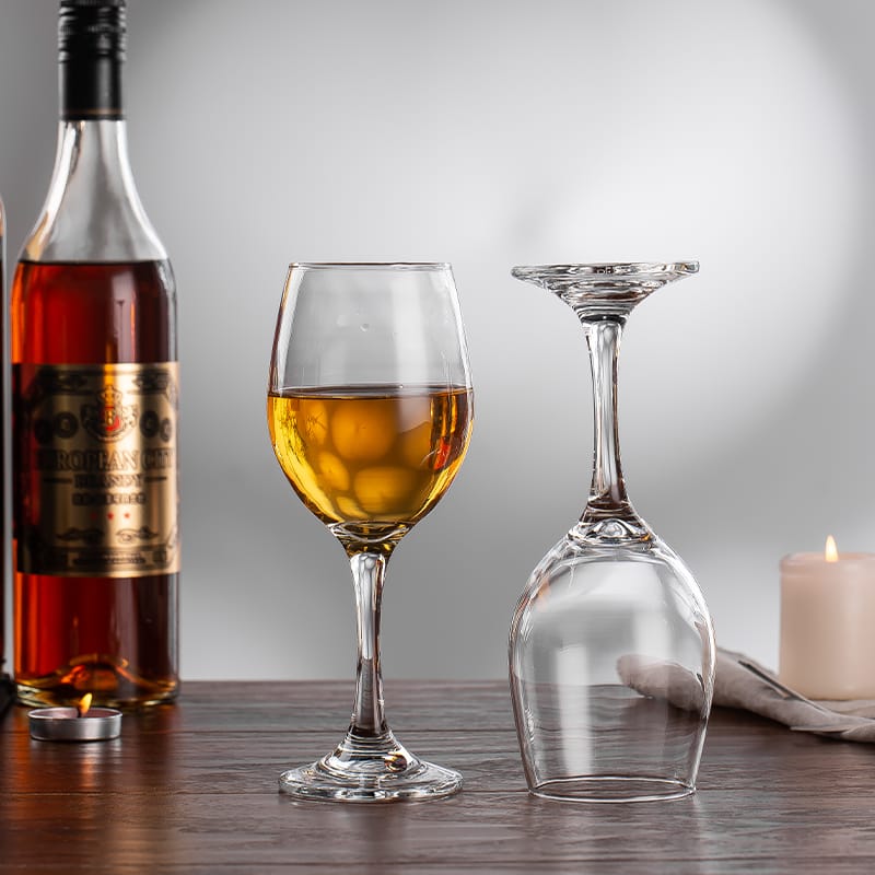 *Wine Glasses 330ml*  ▪️Comes as a set of 6 pcs. ▪️Capacity 320ml. ▪️Offer price:ksh.875.