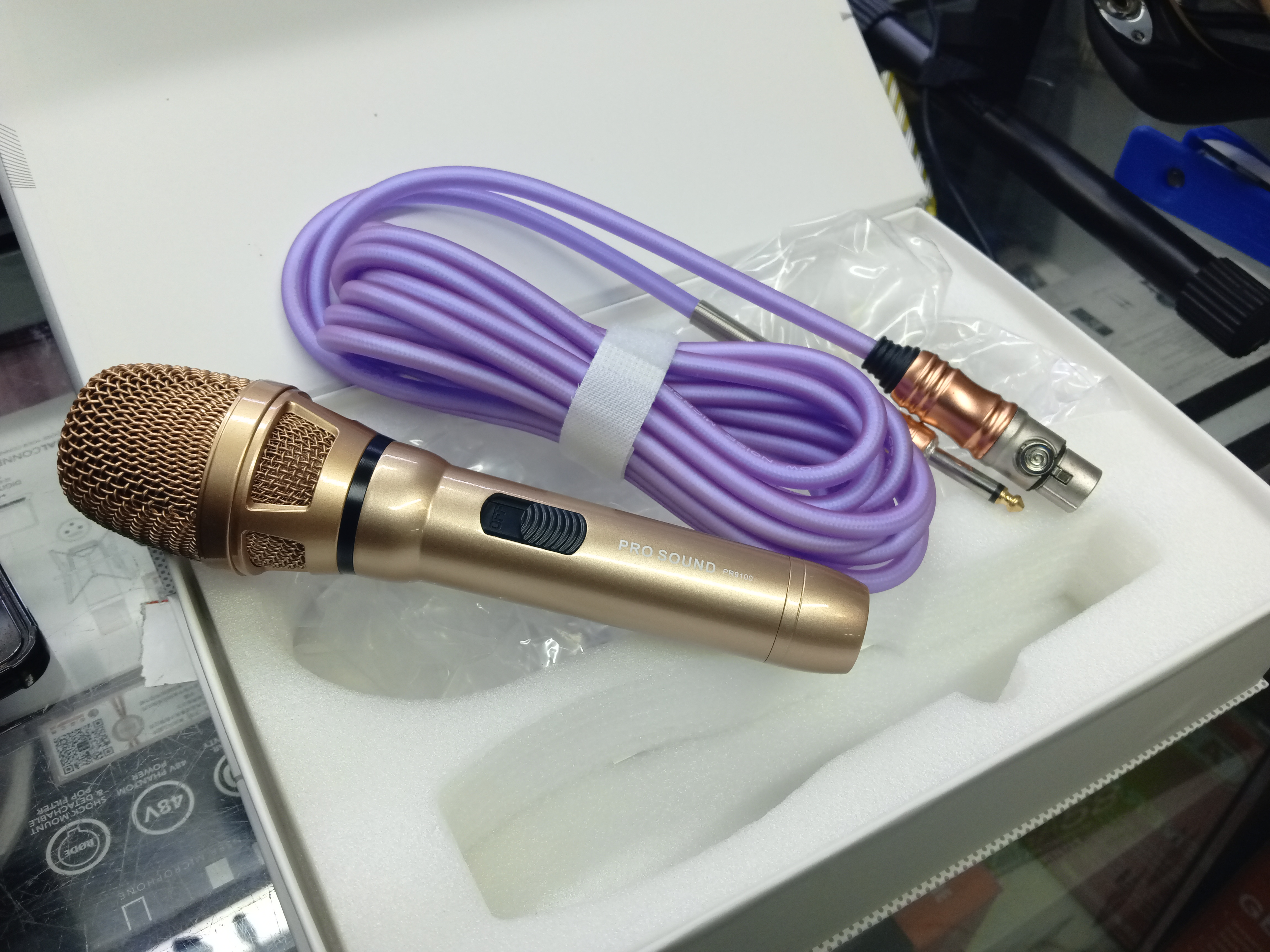 Top quality Golden Pro Sound Microphone - Image 4