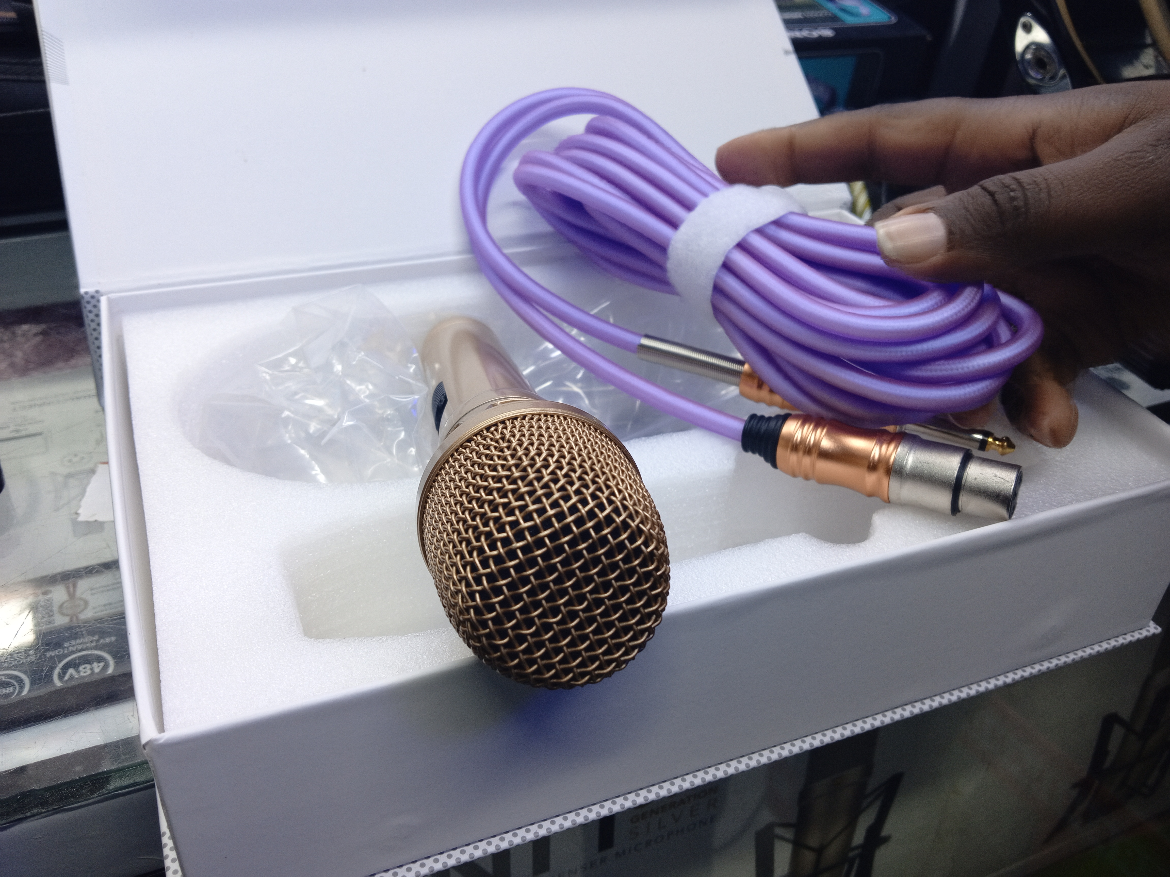 Top quality Golden Pro Sound Microphone - Image 2