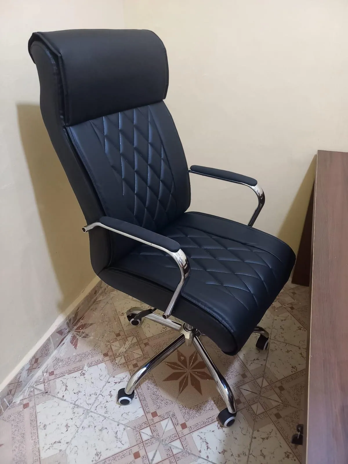 High-Back Leather Office Seat