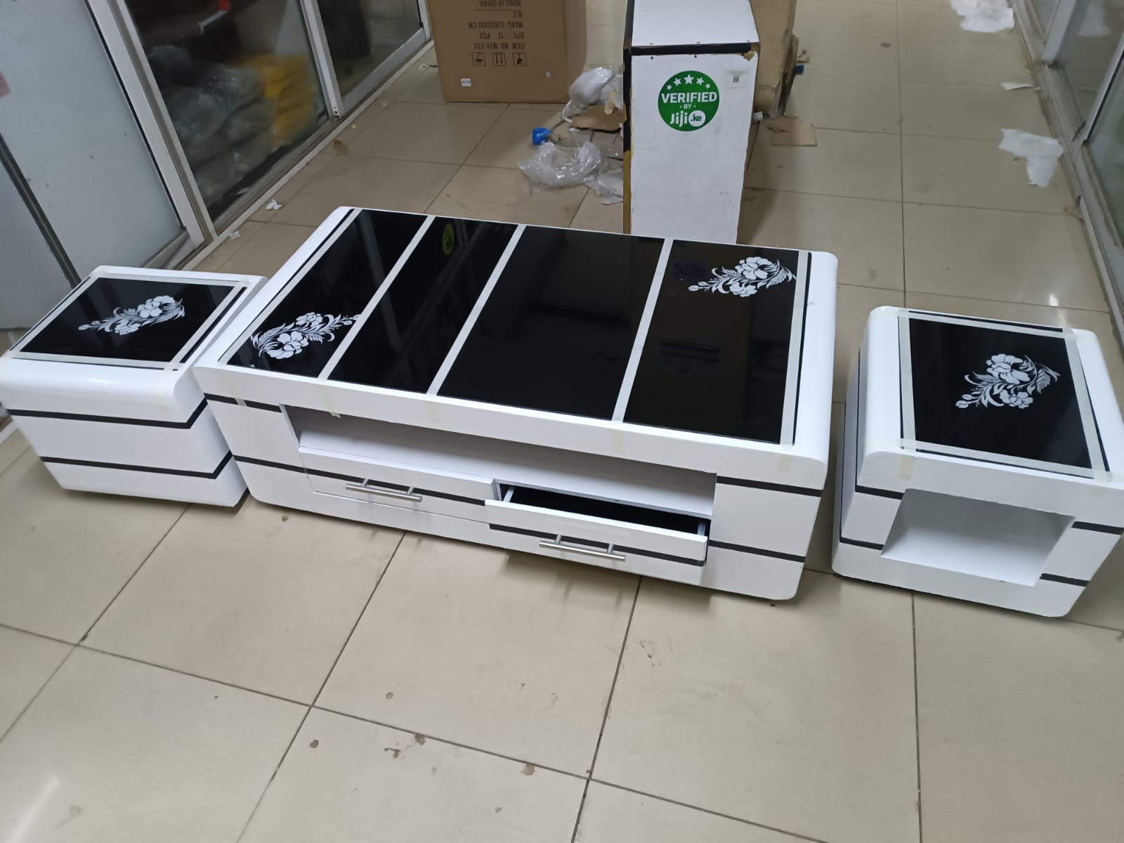 COFFEE TABLE  With Glass/Marble Topping 🥳🔥🔥With Stools