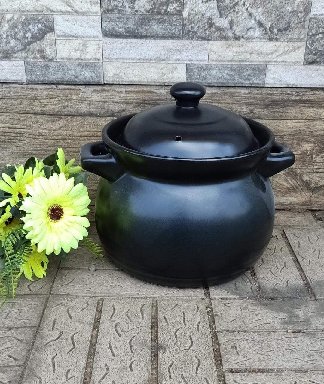Ceramic pot  Capacity 6 litres